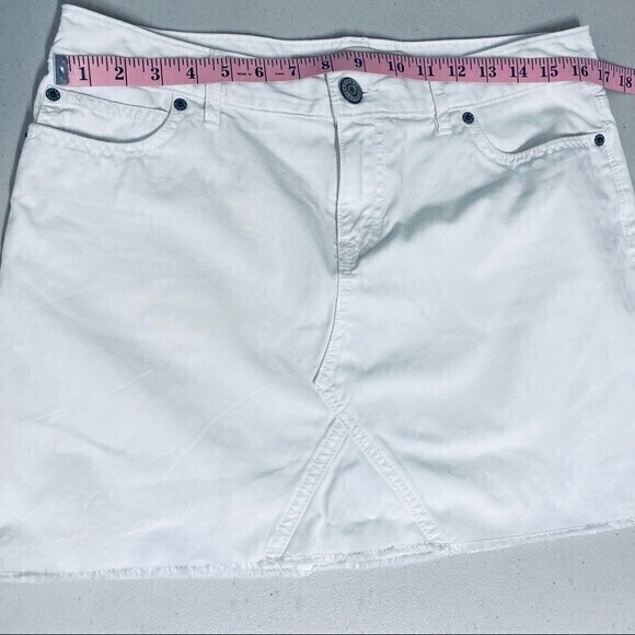GAP Vintage Mini Denim Skirt with pockets, Size 8, White - Picture 7 of 7